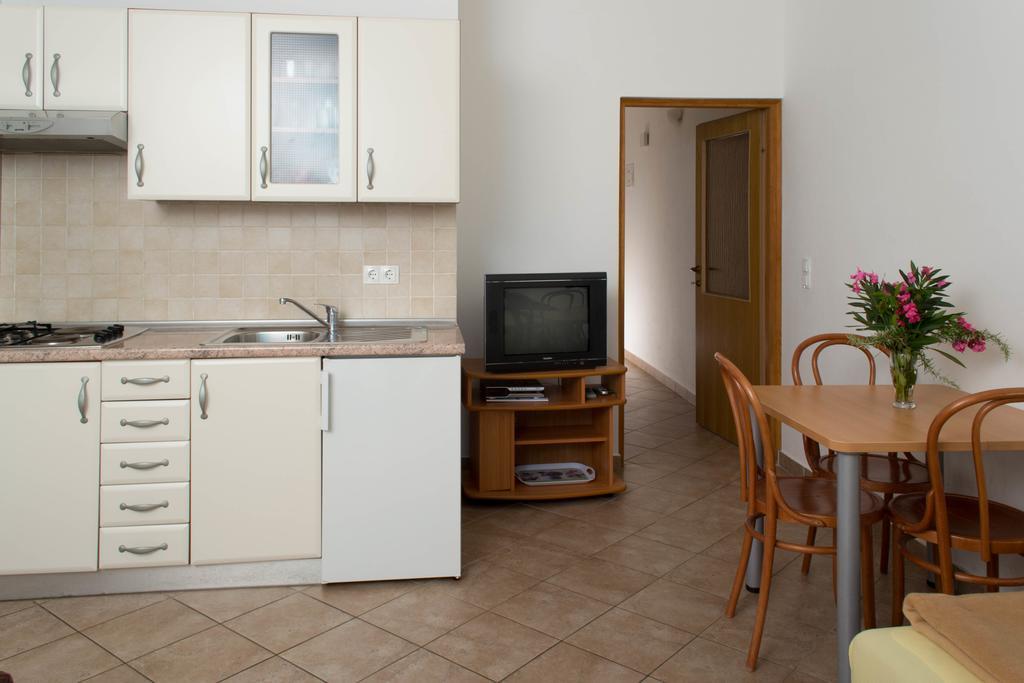 Apartments Jurjevic Petrcane Luaran gambar